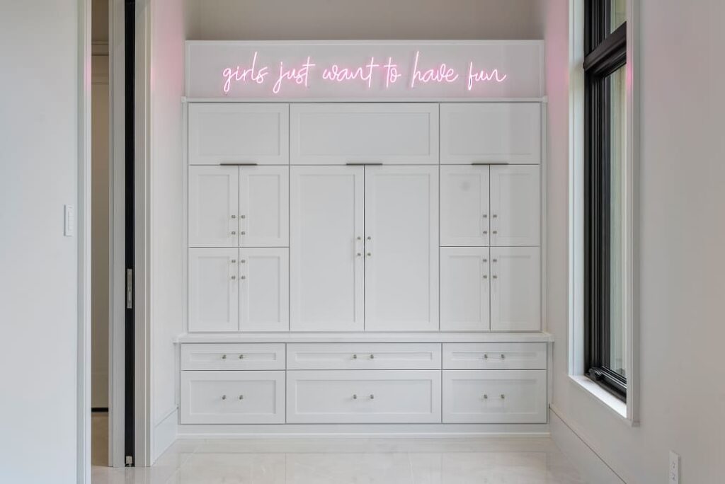 PH Interiors - Residential - Bold & Balanced (29)