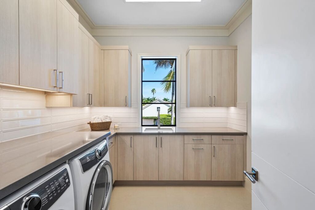 PH Interiors - Turnkey Signature Homes - Golden Allure (30)